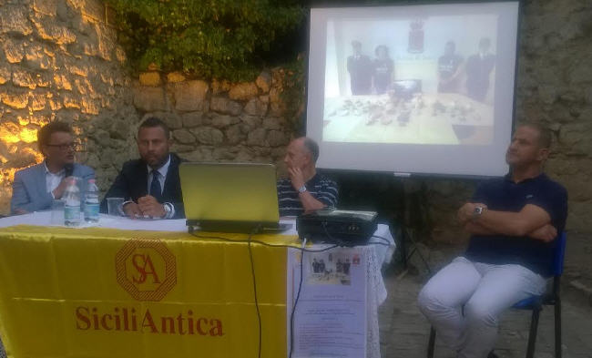 Conferenze - Polizia di stato di Enna: i recuperi del patrimonio archeologico nel territorio