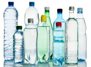 Le bottiglie in plastica possono causare il cancro?