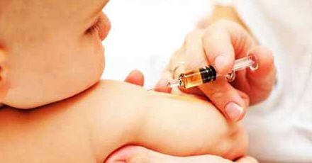 Vaccini obbligatori per i bimbi fino a 6 anni: il governo d il via libera al decreto