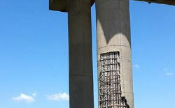 Il Movimento 5 Stelle documenta lo stato dei pilastri di un viadotto sulla SP4