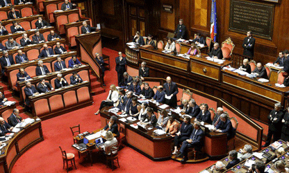 Il Senato approva l'Italicum (ma PD e FI si spaccano)