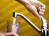 I pericoli dell'acqua potabile: fluoruro legato a problemi di tiroide